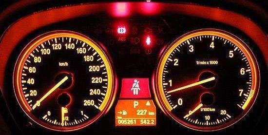 汽车时速50开多少合适 汽车时速50开多少合适
