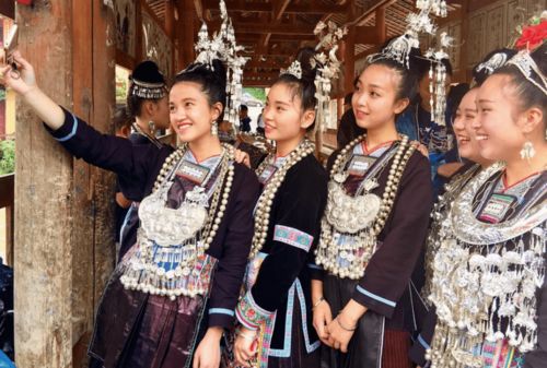 汽车站汽车多少座位(汽车站中的汽车座位数量探究)