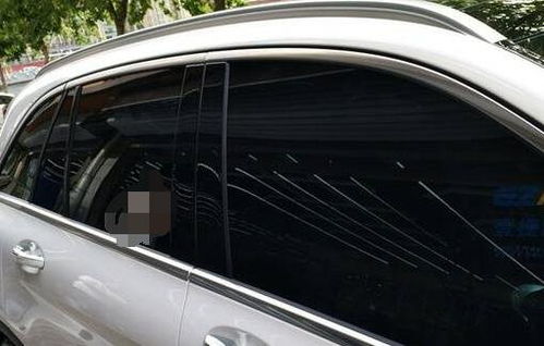 取下汽车玻璃膜要多少钱(汽车玻璃膜的价格解析，取下与更换的费用考量)