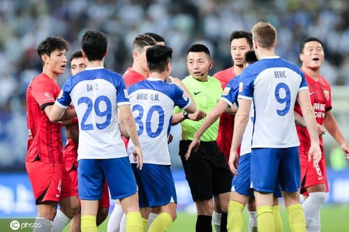 上海海港3-1河南队五轮不败(上海海港强势取胜河南队,五轮不败展现霸主风采) 上海海港3-1河南队五轮不败(上海海港强势取胜河南队,五轮不败展现霸主风采)