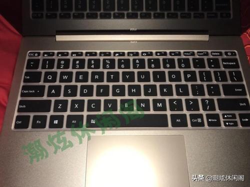 电脑键盘怎么亮华为(华为电脑键盘灯光亮度调节指南) 电脑键盘怎么亮华为(华为电脑键盘灯光亮度调节指南)