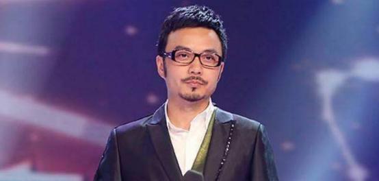 前央视主持人在杨少华灵堂前崩溃(前央视主持人杨少华灵堂前崩溃,生命的落幕与情感的释放) 前央视主持人在杨少华灵堂前崩溃(前央视主持人杨少华灵堂前崩溃,生命的落幕与情感的释放)